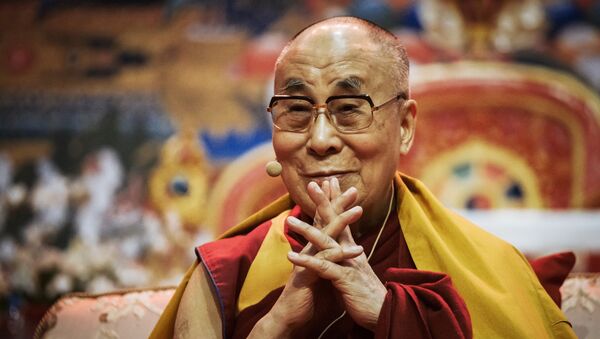 Далай-лама XIV провел лекцию в Риге - Sputnik Mundo