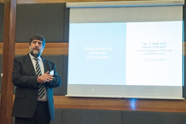 Ricardo Martínez, representante de la empresa rusa SearchInform en América Latina. Ricardo Martínez, representante de la empresa rusa SearchInform en América Latina. - Sputnik Mundo