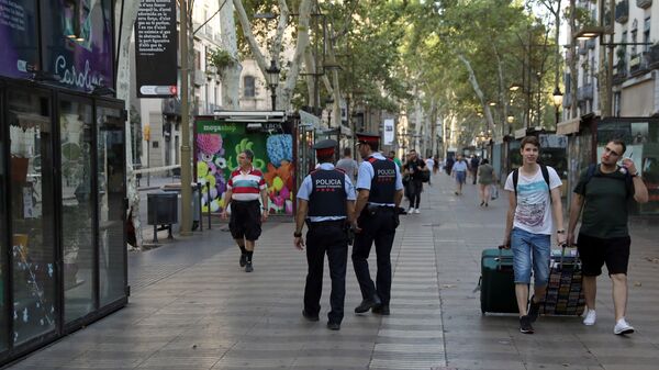 Dos Mossos en Las Ramblas, Barcelona (imagen referencial) - Sputnik Mundo