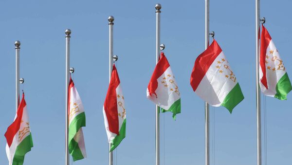 Banderas de Tayikistán - Sputnik Mundo