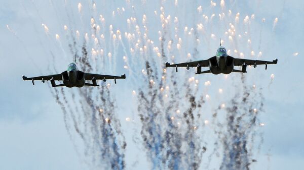 Los aviones Yak-130 de la Fuerza Aérea de Bielorrusia durante la preparación para las maniobras ruso-bielorrusas Zapad-2017 - Sputnik Mundo