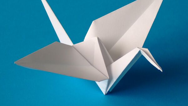 Una grulla de origami - Sputnik Mundo