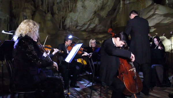 La música clásica retumba en la Cueva de Mármol de Crimea - Sputnik Mundo