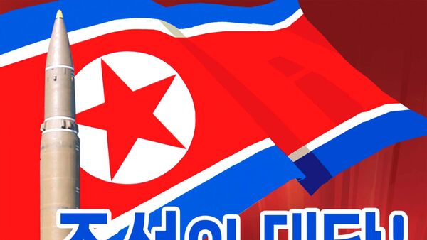 Una cartel propagandística con la bandera de Corea del Norte y el lanzamiento de un misil balístico hacia EEUU - Sputnik Mundo