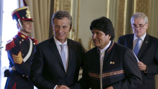 El presidente argentino, Mauricio Macri, y el presidente boliviano, Evo Morales (archivo) - Sputnik Mundo