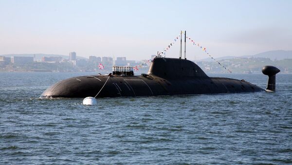 El submarino polivalente K-419 Kuzbass de proyecto 971 Schuka-B en el puerto de Vladivostok, Rusia - Sputnik Mundo