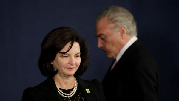 La fiscal general de Brasil, Raquel Dodge, y el presidente de Brasil, Michel Temer - Sputnik Mundo