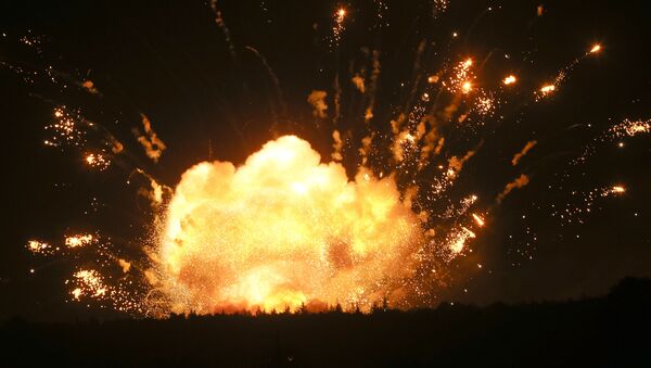 Explosiones en un almacén de municiones en Ucrania - Sputnik Mundo
