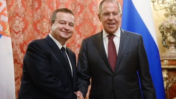 Ministro de Exteriores de Serbia, Ivica Dacic, y ministro de Exteriores de Rusia, Serguéi Lavrov - Sputnik Mundo