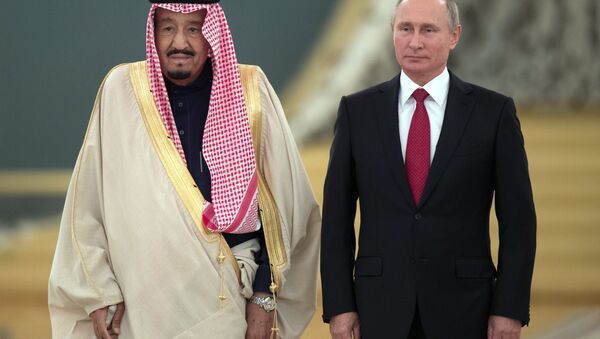 El rey de Arabia Saudí, Salman bin Abdulaziz Saud, y el presidente de Rusia, Vladímir Putin - Sputnik Mundo