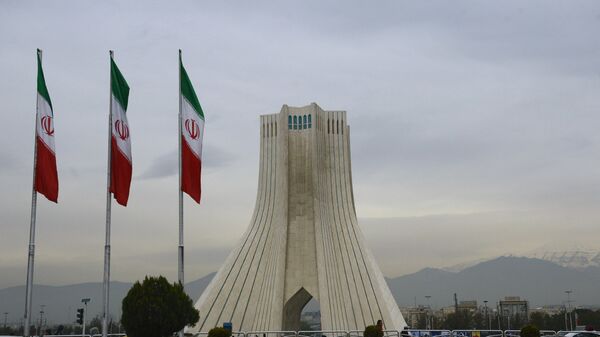 Banderas de Irán en Teherán - Sputnik Mundo