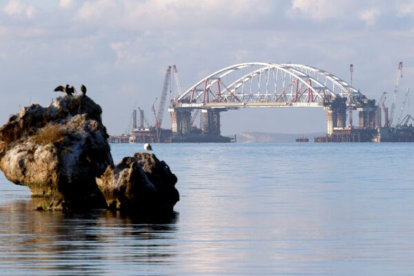 Las etapas de la grandiosa obra del puente de Crimea - Sputnik Mundo