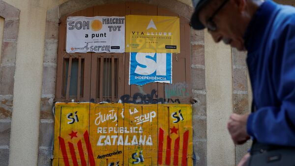 Los graffiti pro-independistas en Barcelona - Sputnik Mundo