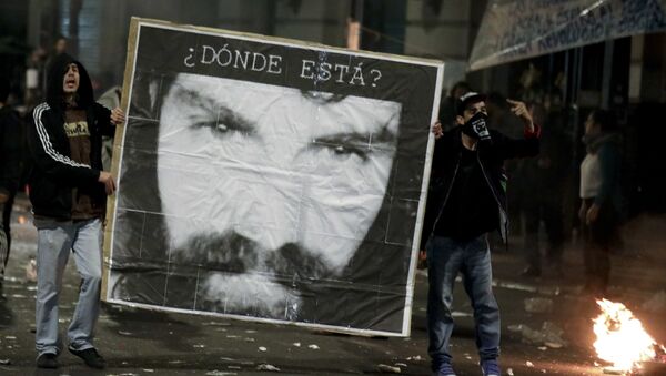 Protestas contra la desaparición del activista argentino Santiago Maldonado  - Sputnik Mundo
