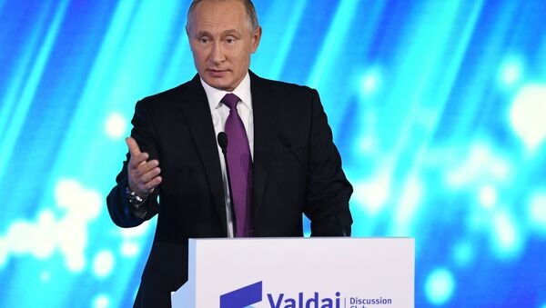 Vladímir Putin, presidente ruso durante la clausura de la 14ª sesión del Club Valdái - Sputnik Mundo