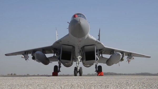 Los MiG-29 regalados por Rusia surcan los cielos serbios - Sputnik Mundo