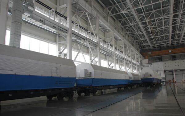 El transporte de los bloques del cohete Soyuz-2.1b al cosmódromo ruso Vostochni - Sputnik Mundo