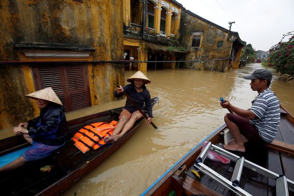 Las consecuencias desastrosas de un tifón en Vietnam - Sputnik Mundo