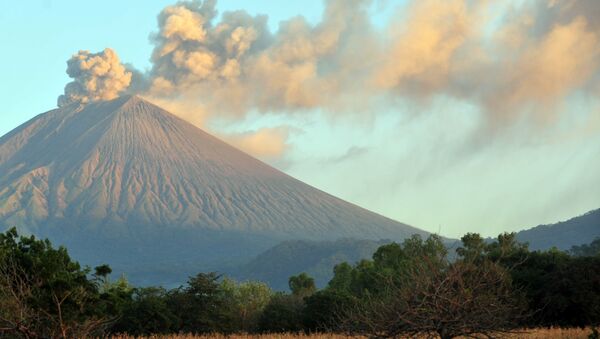 El volcán San Cristóbal en Nicaragua - Sputnik Mundo