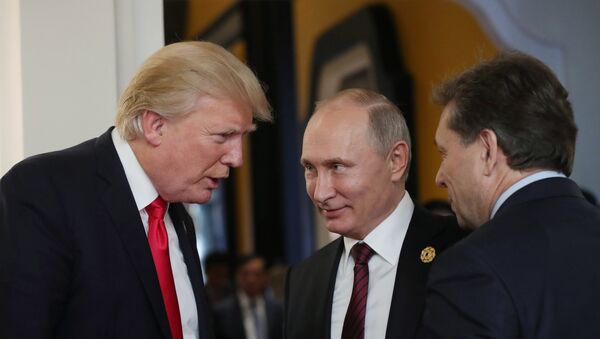 El presidente de EEUU, Donald Trump, y su homólogo ruso, Vladímir Putin (archivo) - Sputnik Mundo