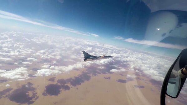Un avión de la Fuerza Aérea de Rusia sobrevuela Deir Ezzor (archivo) - Sputnik Mundo