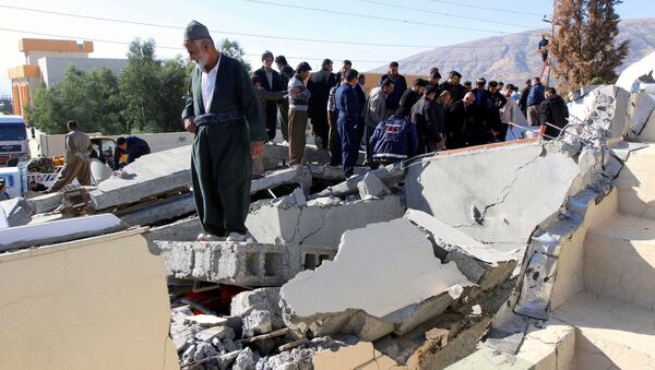 Las consecuencias del terremoto en Irán - Sputnik Mundo