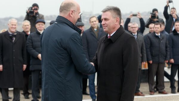 Pavel Filip, primer ministro de Moldavia y Vadim Krasnoselsky, líder de la república autoproclamada de Transnistria - Sputnik Mundo