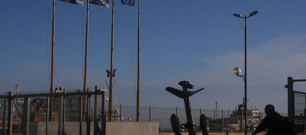 La entrada de la base naval argentina de dónde salió el submarino desaparecido ARA San Juan La entrada de la base naval argentina de dónde salió el submarino desaparecido ARA San Juan - Sputnik Mundo