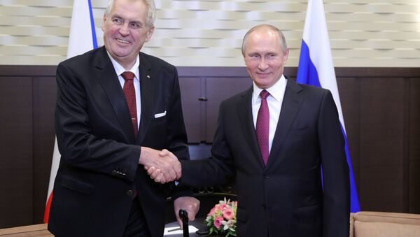 El presidente checo, Milos Zeman y so homólogo ruso, Vladímir Putin - Sputnik Mundo