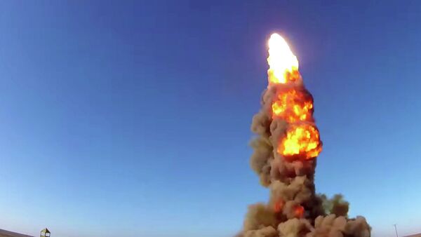 Lanzamiento de un proyectil de un sistema antimisiles ruso - Sputnik Mundo