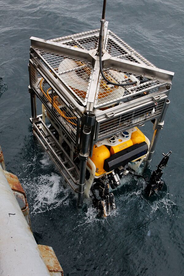 Pantera Plus, aparato submarino de búsqueda y rescate bajo el agua Pantera Plus, aparato submarino de búsqueda y rescate bajo el agua - Sputnik Mundo