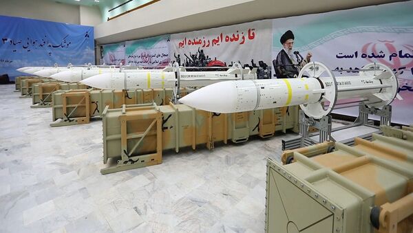 Misiles de defensa aérea Sayyad-3 durante la inauguración de su línea de producción en un lugar no revelado, Irán - Sputnik Mundo