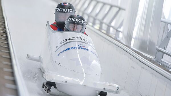 Un entrenamiento de los atletas de bobsleigh rusos - Sputnik Mundo