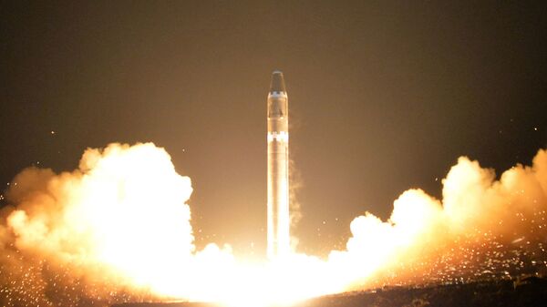 Lanzamiento del misil norcoreano (archivo) - Sputnik Mundo