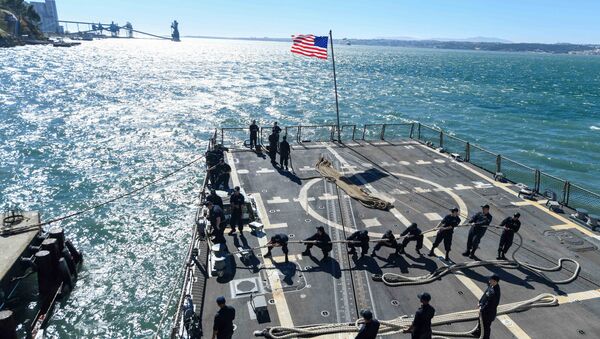 Marineros estadounidenses a bordo del buque militar USS James E. Williams - Sputnik Mundo