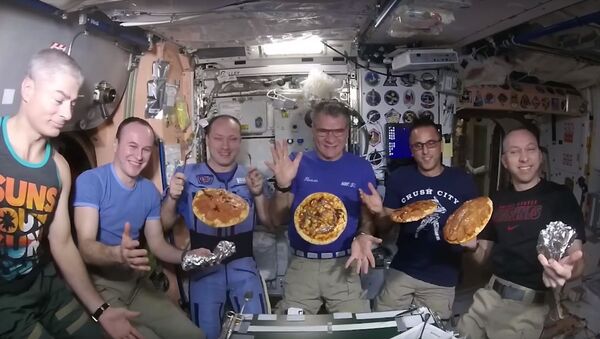 Pizza en la Estación Espacial Internacional - Sputnik Mundo