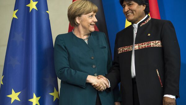 La canciller de Alemania, Ángela Merkel y el presidente de Bolivia, Evo Morales - Sputnik Mundo