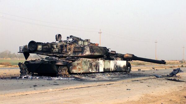 Un tanque destruido M1A1 Abrams (archivo) - Sputnik Mundo