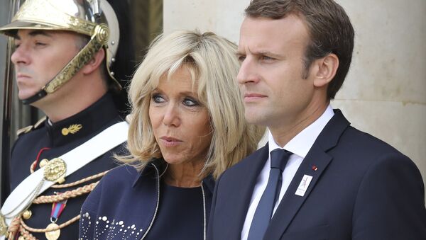 El presidente de Francia, Emmanuel Macron, y su esposa Brigitte - Sputnik Mundo