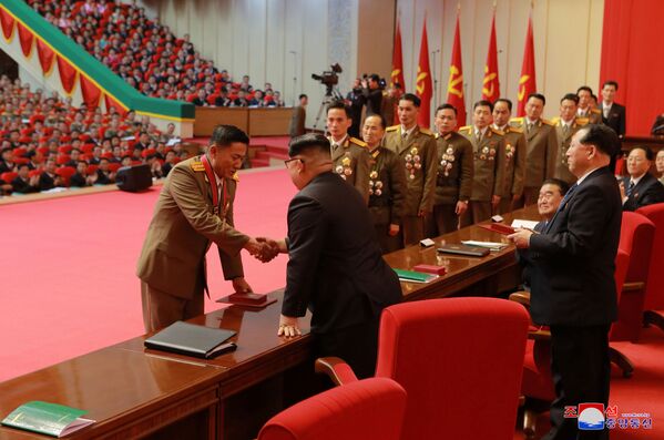 Los auténticos artífices del poderío militar de Corea del Norte, en imágenes - Sputnik Mundo