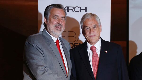 El candidato presidencial y expresidente chileno, Sebastián Piñera, y el candidato del partido gobernante Nueva Mayoría, Alejandro Guillier - Sputnik Mundo