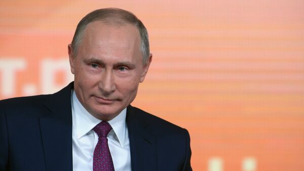 Vladimir Putin durante su rueda de prensa - Sputnik Mundo