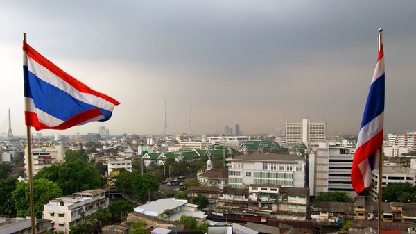 Banderas de Tailandia en Bangkok, la capital del país - Sputnik Mundo