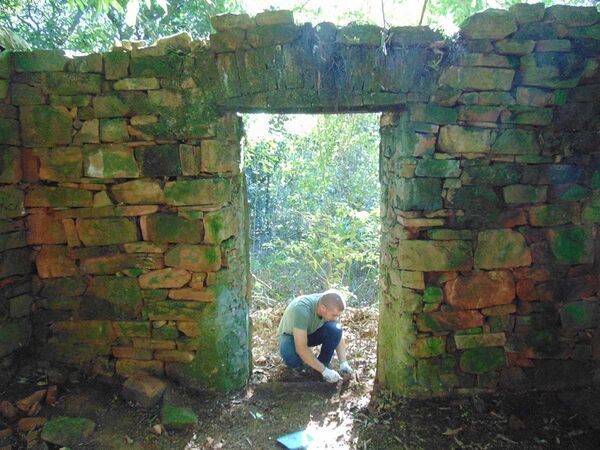 Especialistas trabajan en las ruinas de Teyú Cuaré, el supuesto refugio nazi en Misiones, Argentina Especialistas trabajan en las ruinas de Teyú Cuaré, el supuesto refugio nazi en Misiones, Argentina - Sputnik Mundo