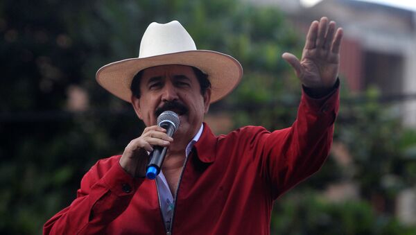 Manuel Zelaya, expresidente de Honduras - Sputnik Mundo