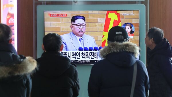 Un programa de noticias sucoreano comenta el discurso de Año Nuevo del líder de Corea del Norte, Kim Jong-un - Sputnik Mundo