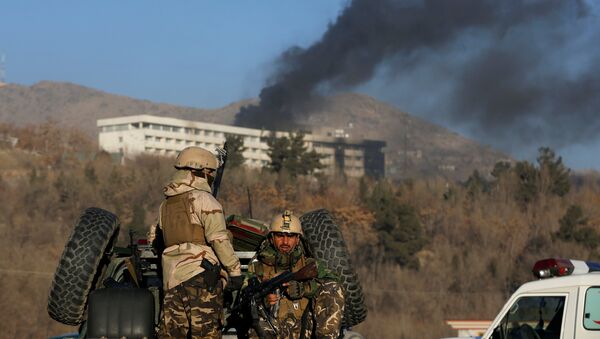 Operación militar durante el ataque contra el Hotel Intercontinental de Kabul, Afganistán - Sputnik Mundo