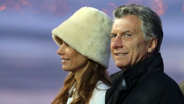 Mauricio Macri, presidente de Argentina, llega a Rusia junto a su esposa Juliana Awada - Sputnik Mundo