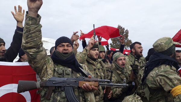 Combatientes del Ejército Libre Sirio, grupo insurgente respaldado por Turquía, en el norte de Siria, 21 de enero de 2018 - Sputnik Mundo