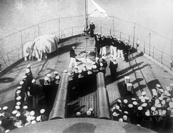 Una escena de la película 'El acorazado Potemkin' de Serguéi Eisenstein Una escena de la película 'El acorazado Potemkin' de Serguéi Eisenstein - Sputnik Mundo